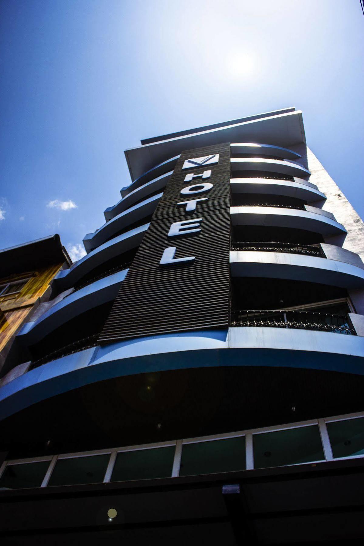 V Hotel Vientiane Bagian luar foto