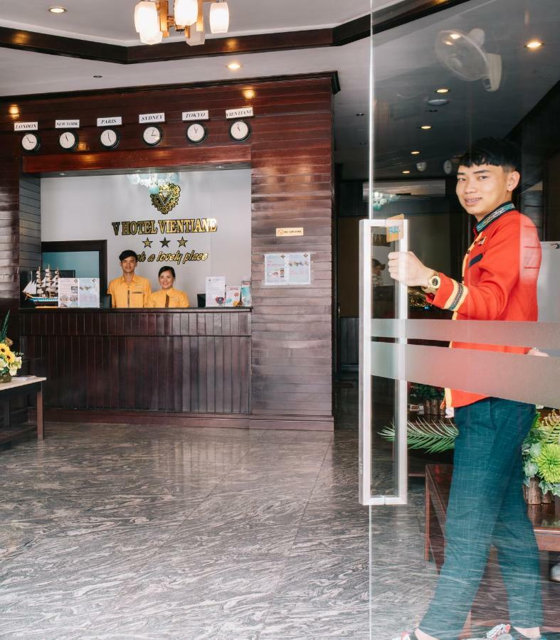 V Hotel Vientiane Bagian luar foto